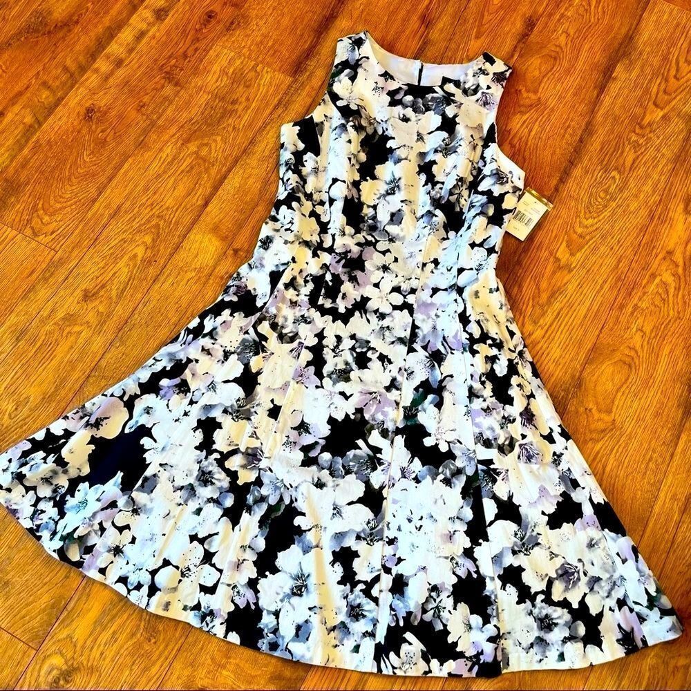 RONNI NICOLE FIT & FLARE FLORAL DRESS 6 NWT